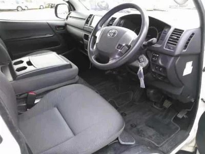 TOYOTA REGIUS VAN