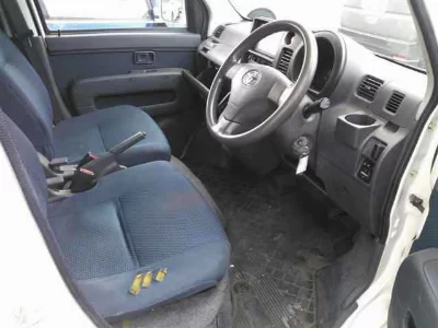 TOYOTA PIXIS VAN