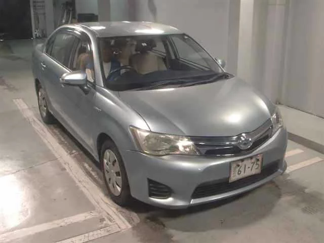 Toyota Corolla Axio  с аукциона в Японии