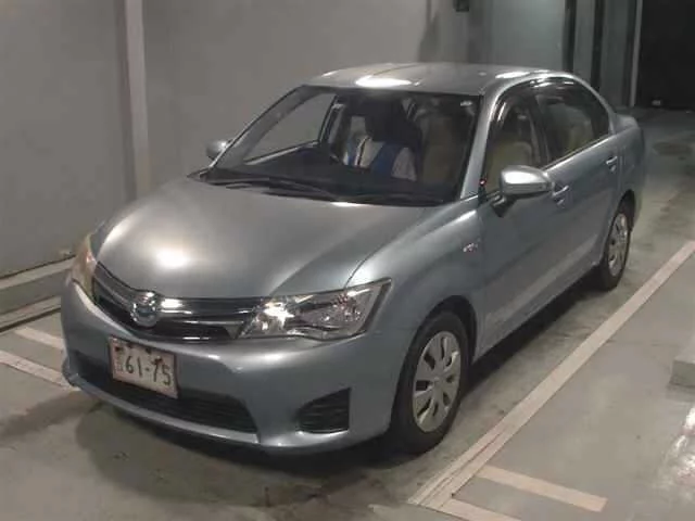 Toyota Corolla Axio  с аукциона в Японии