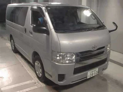 TOYOTA HIACE VAN