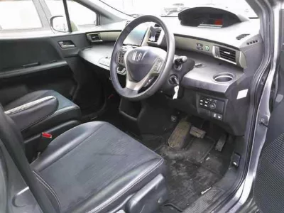 HONDA FREED SPIKE