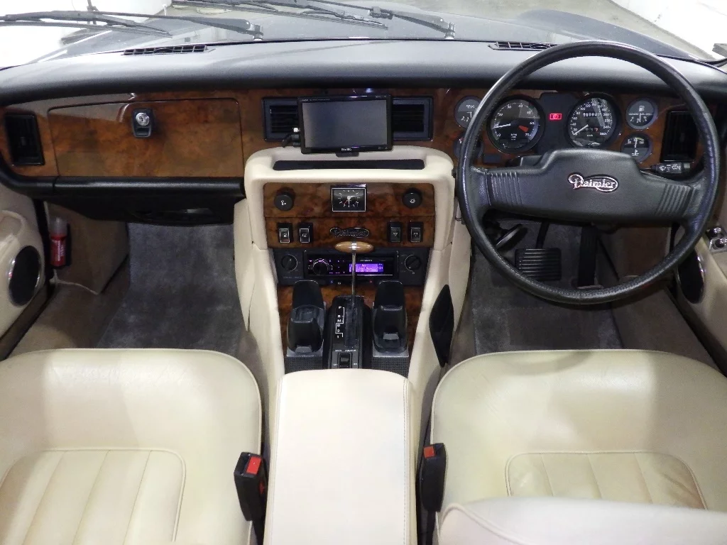 Daimler DAIMLER  с аукциона в Японии