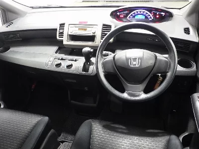 HONDA FREED SPIKE