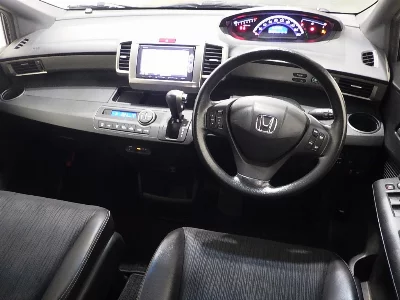 HONDA FREED SPIKE