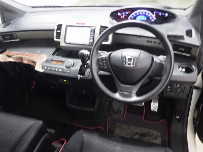 HONDA FREED SPIKE