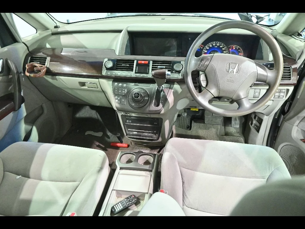 Honda Elysion  с аукциона в Японии