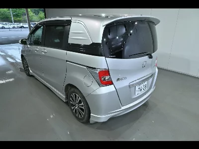 HONDA FREED SPIKE