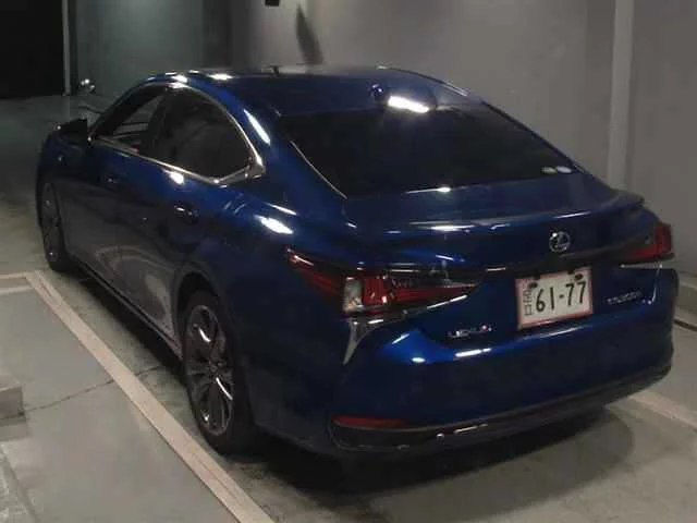 Lexus ES300h  с аукциона в Японии