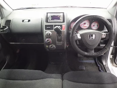 HONDA MOBILIO SPIKE
