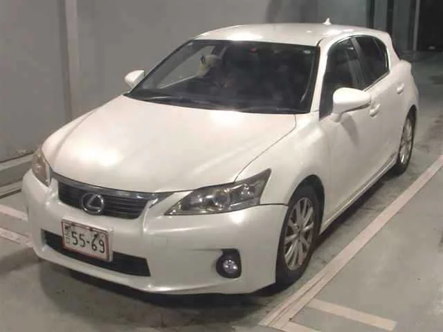Lexus CT200h  с аукциона в Японии