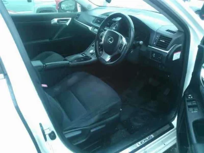 Lexus CT200h