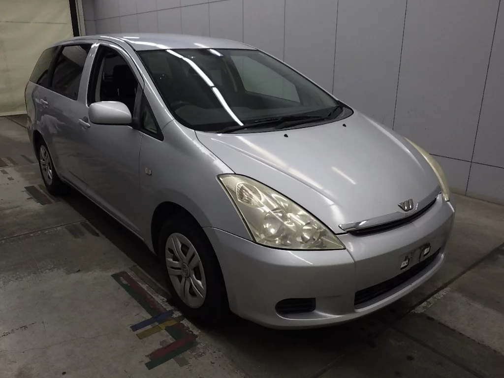 Toyota Wish  с аукциона в Японии