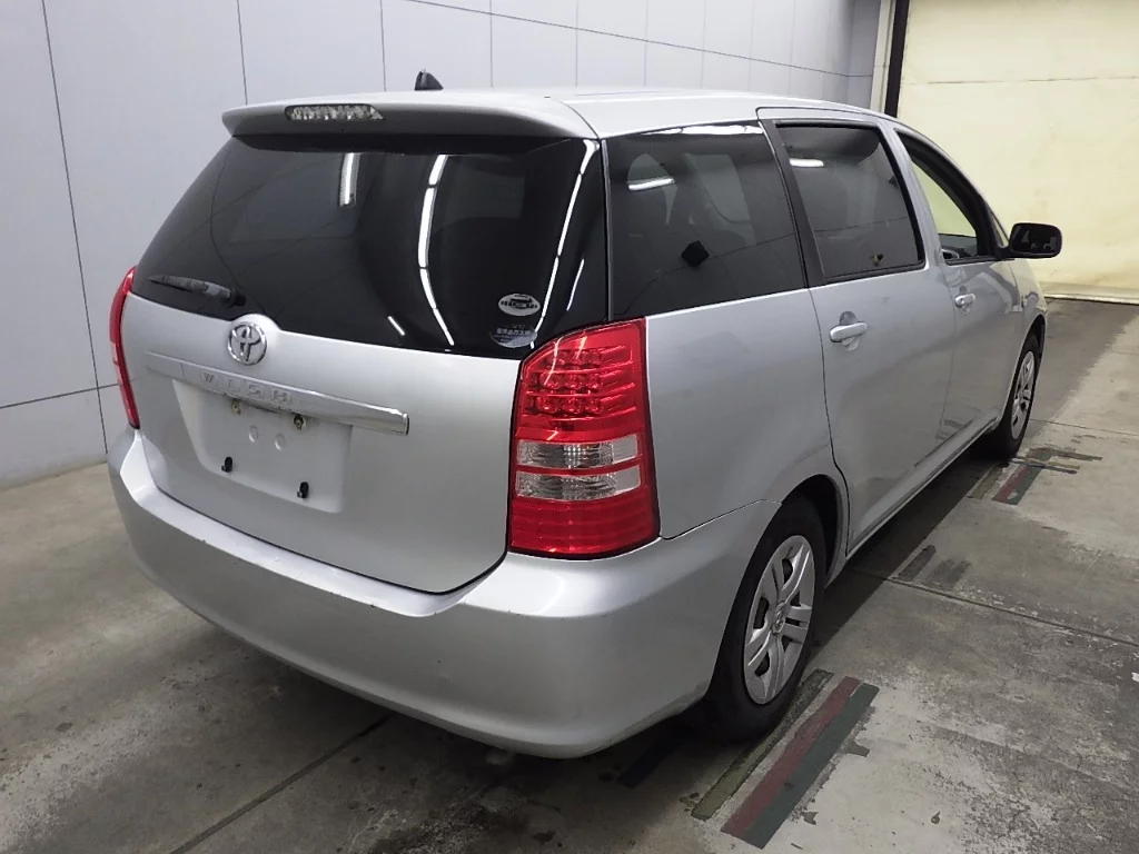 Toyota Wish  с аукциона в Японии