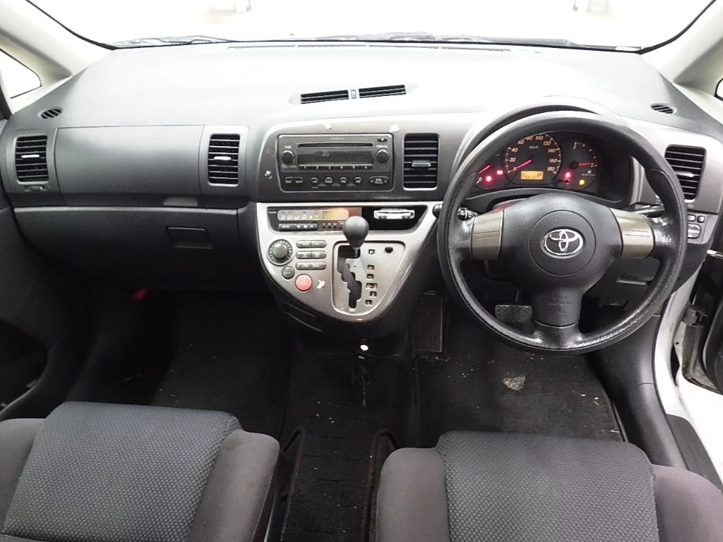 Toyota Wish  с аукциона в Японии