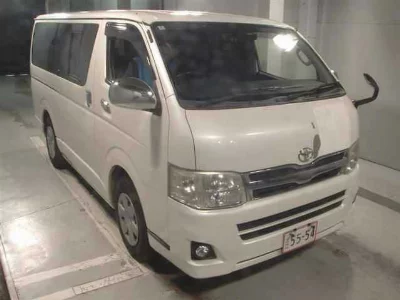 TOYOTA HIACE VAN