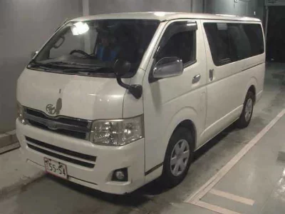 TOYOTA HIACE VAN