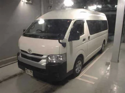 TOYOTA HIACE COMMUTER