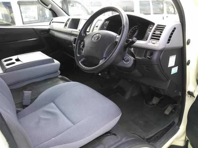 Toyota RegiusAce  с аукциона в Японии