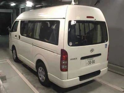 TOYOTA HIACE VAN