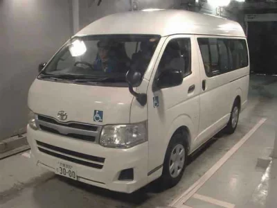 TOYOTA HIACE VAN