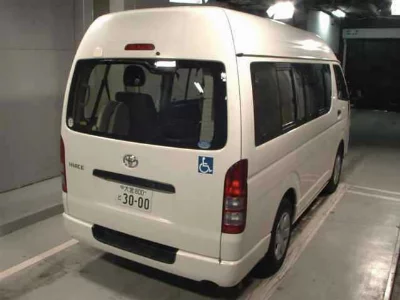 TOYOTA HIACE VAN
