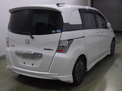 HONDA FREED SPIKE