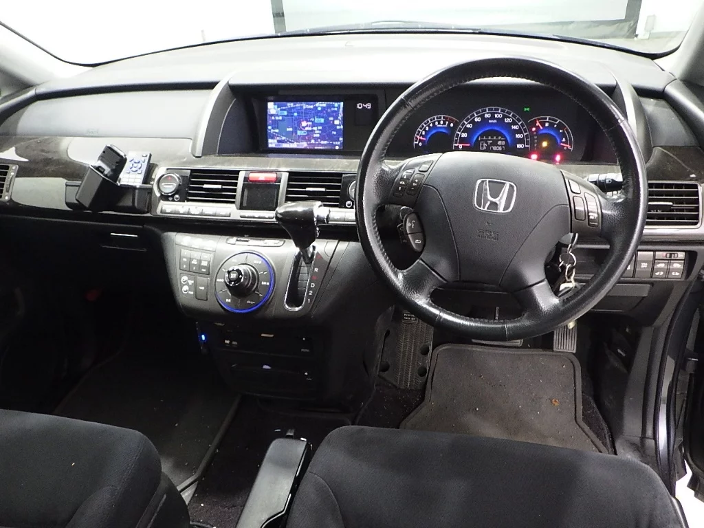 Honda Elysion  с аукциона в Японии