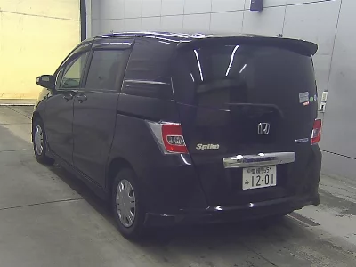 HONDA FREED SPIKE