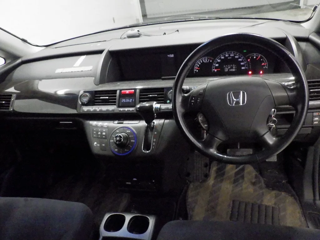 Honda Elysion  с аукциона в Японии