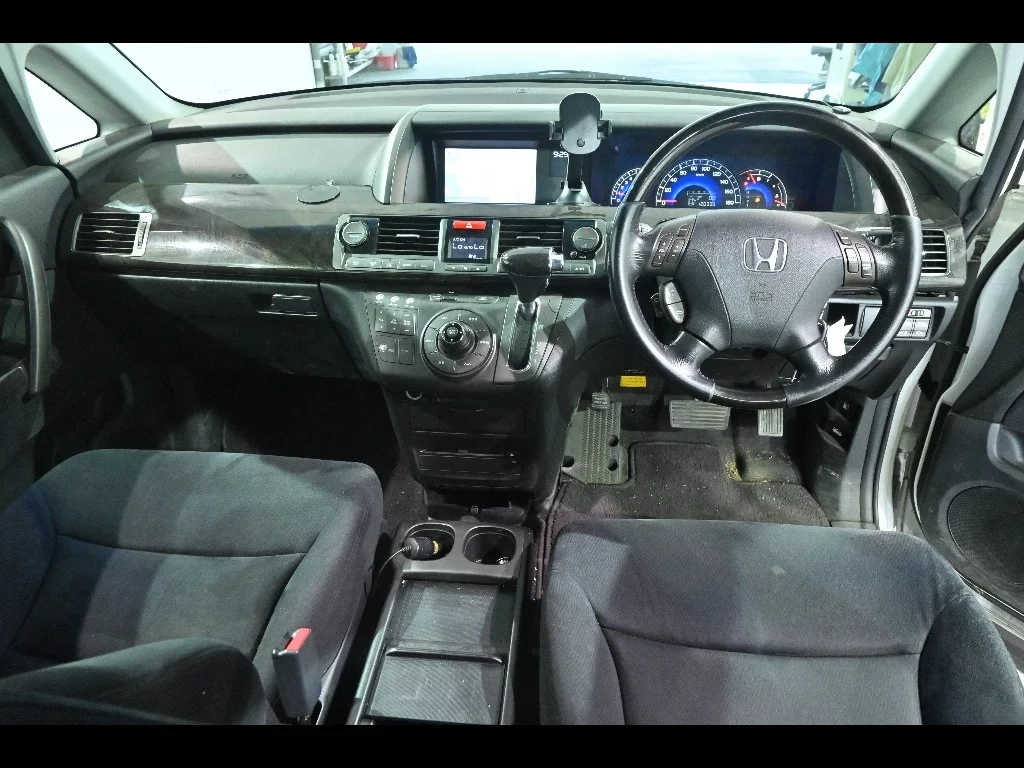 Honda Elysion  с аукциона в Японии