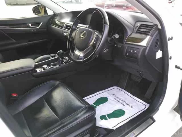 Lexus GS  с аукциона в Японии