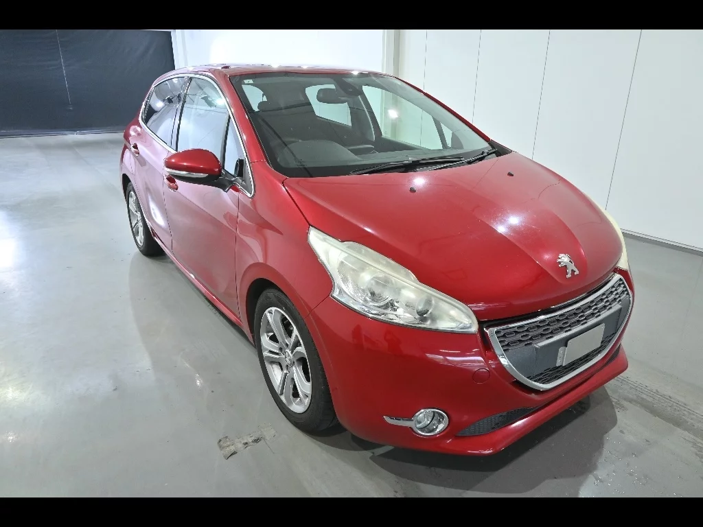 Peugeot 208  с аукциона в Японии