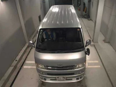 TOYOTA HIACE VAN