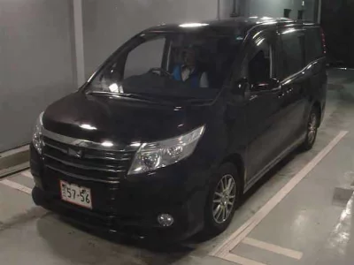 TOYOTA NOAH