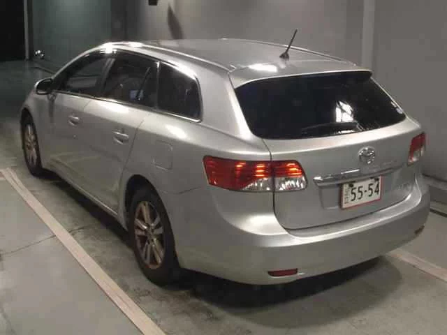 Toyota Avensis  с аукциона в Японии