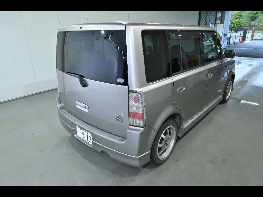 Toyota bB  с аукциона в Японии