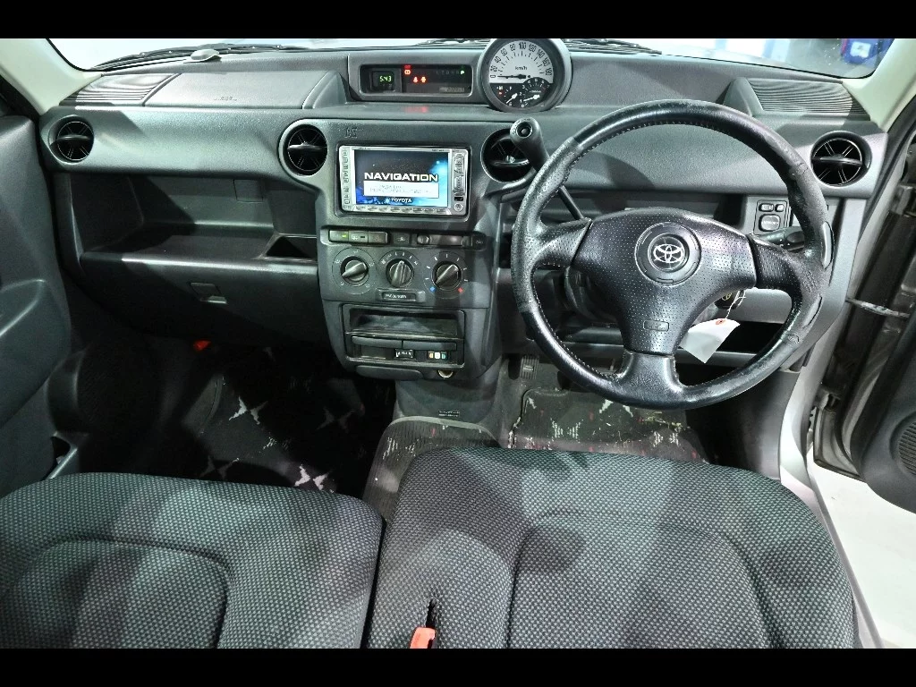 Toyota bB  с аукциона в Японии