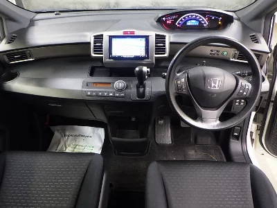 HONDA FREED SPIKE