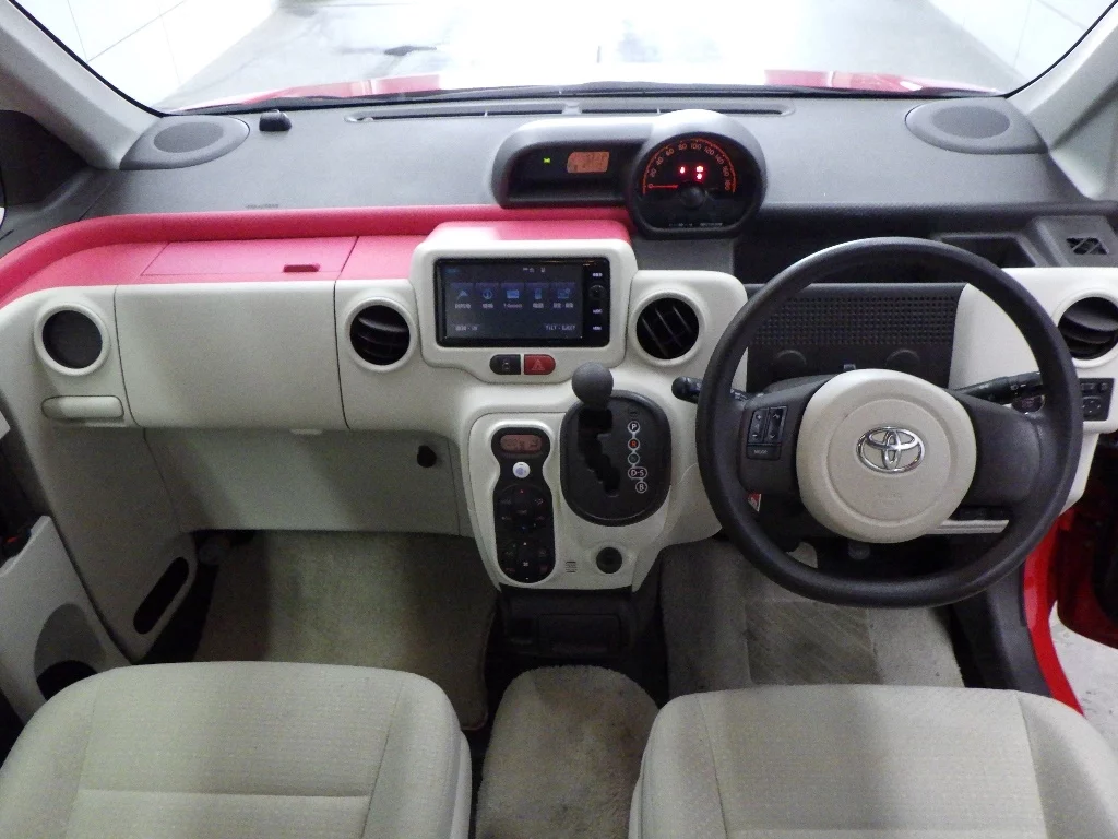 Toyota Porte  с аукциона в Японии
