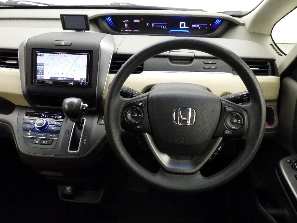 Honda Freed  с аукциона в Японии