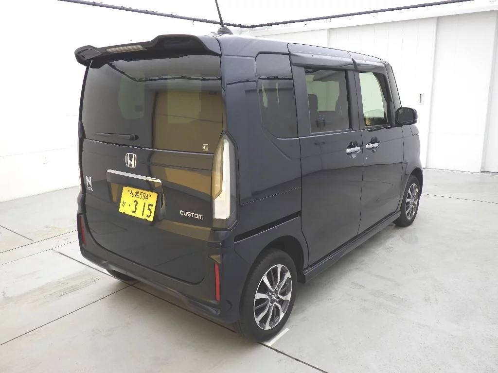 Honda N-Box  с аукциона в Японии