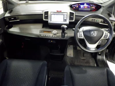 HONDA FREED SPIKE