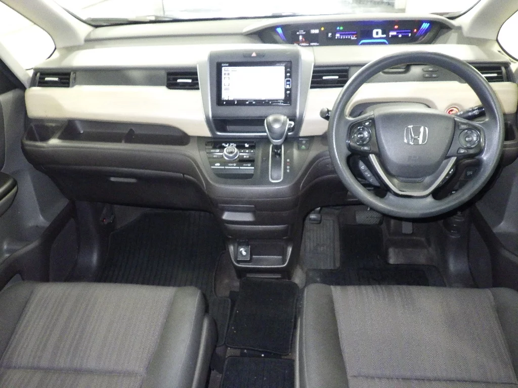 Honda Freed  с аукциона в Японии
