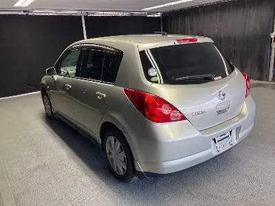 NISSAN TIIDA