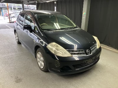 NISSAN TIIDA