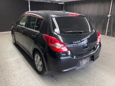 NISSAN TIIDA