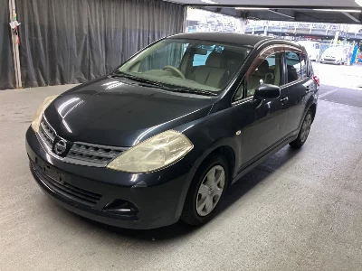 NISSAN TIIDA