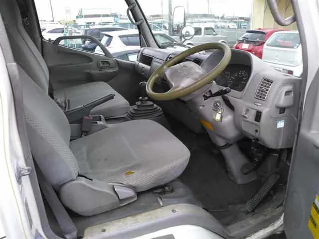 Toyota Dyna  с аукциона в Японии