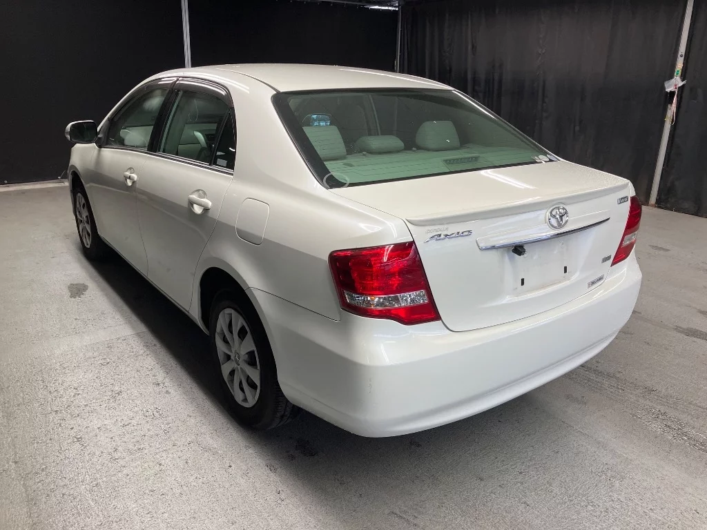 Toyota Corolla Axio  с аукциона в Японии